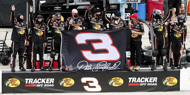 The pit crew of the #3 Bass Pro Shops Chevrolet tribute of Dale Earnhardt