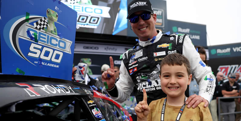 Kyle Busch and his son, Brexton in Victory Lane
