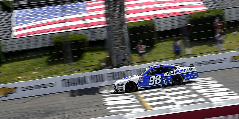 Chase Briscoe crosses the finish line