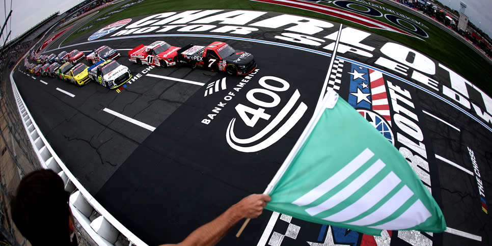 Connor Mosack leads the field to the green flag to start the Ecosave 200