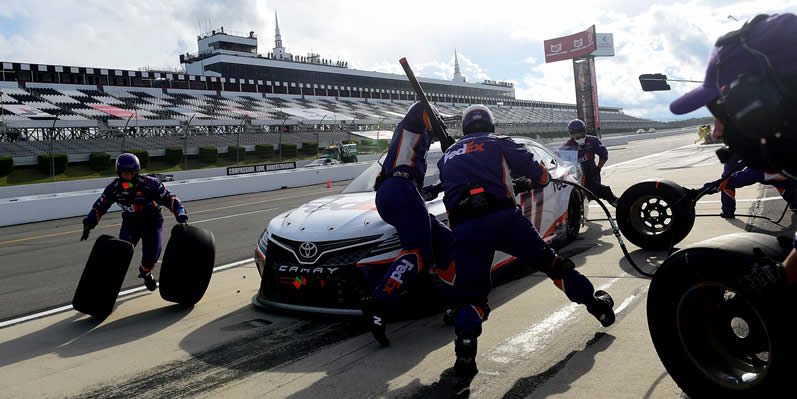 Denny Hamlin pits