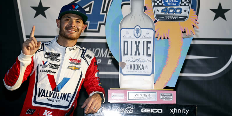 Kyle Larson celebrates in victory lane