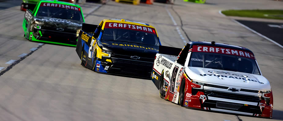 Kyle Busch, and Taylor Gray race