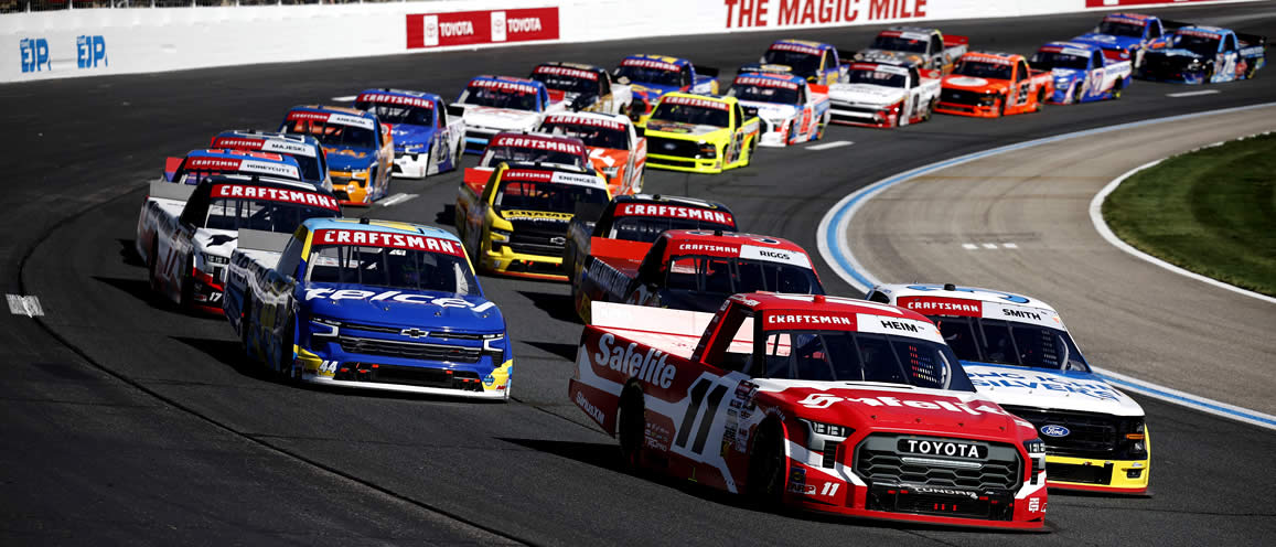 Corey Heim, Chandler Smith and Andres Perez De Lara race  at New Hampshire Motor Speedway