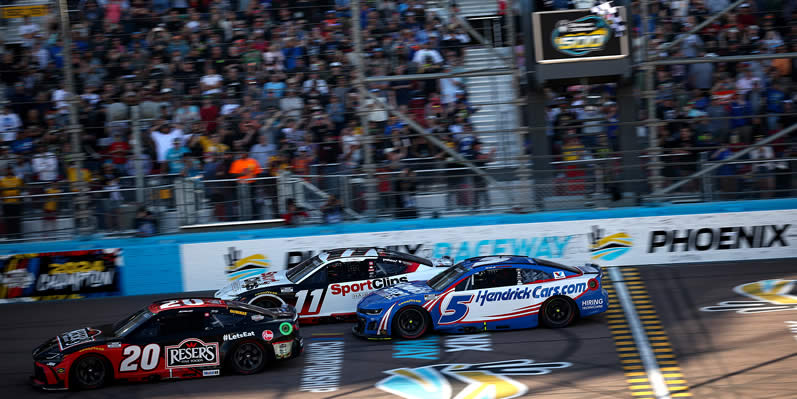 Christopher Bell leads Denny Hamlin and Kyle Larson