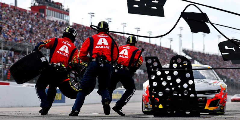 William Byron pits